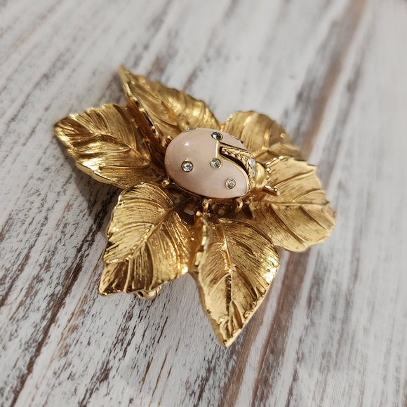 St. John vintage crystal ladybug brooch - Picture 4 of 9